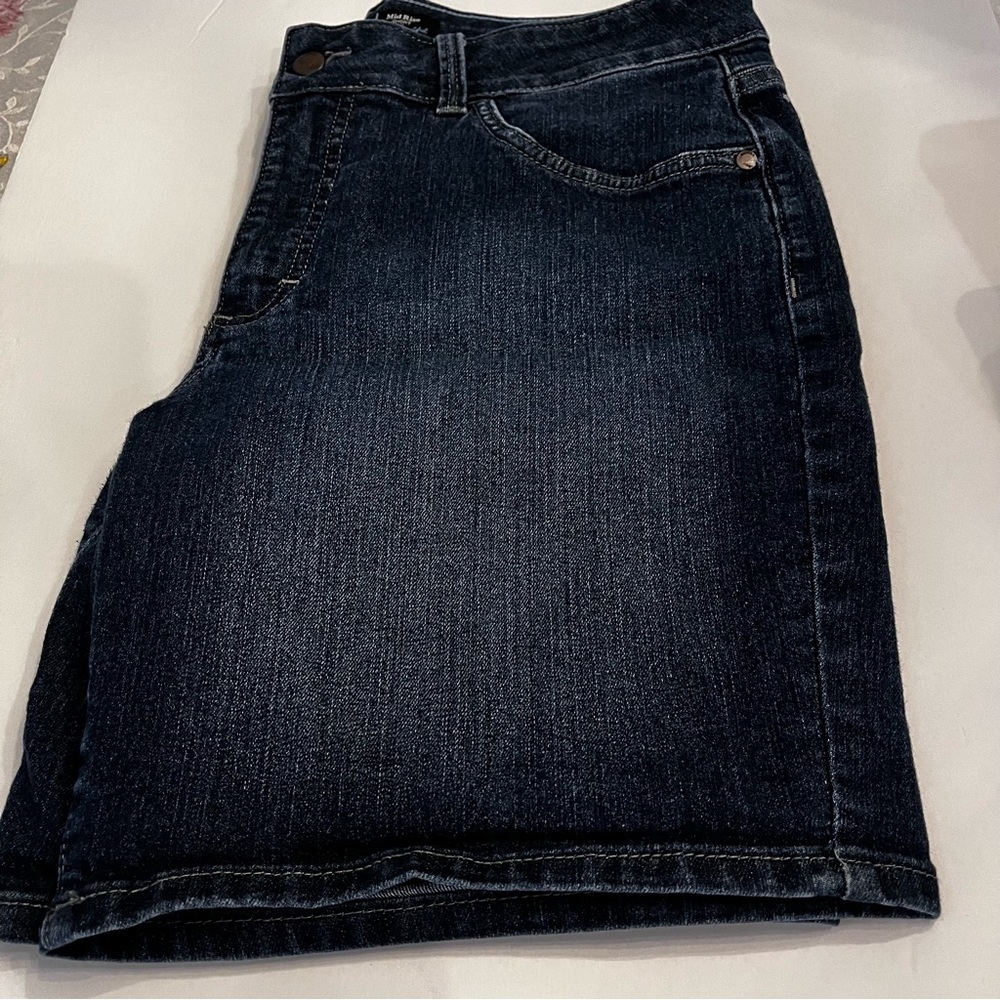Jean Riders By Lee, Mid Rise Short - Picture 2 of 14